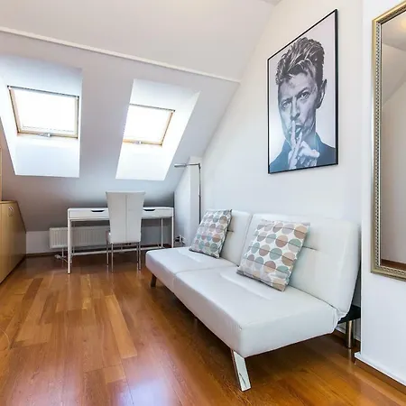Attic Apartment By Wenceslas Square Prague Exterior photo